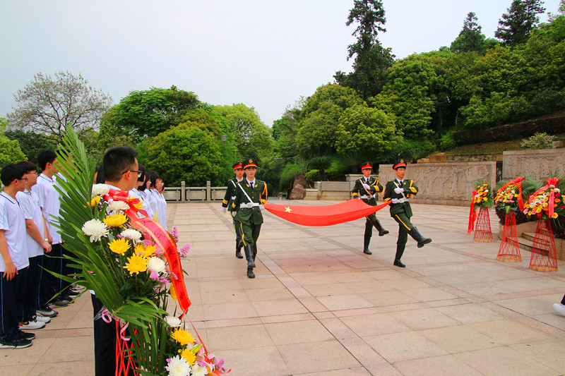 清明祭英烈 致敬英雄魂---三明九中開展清明祭英烈活動