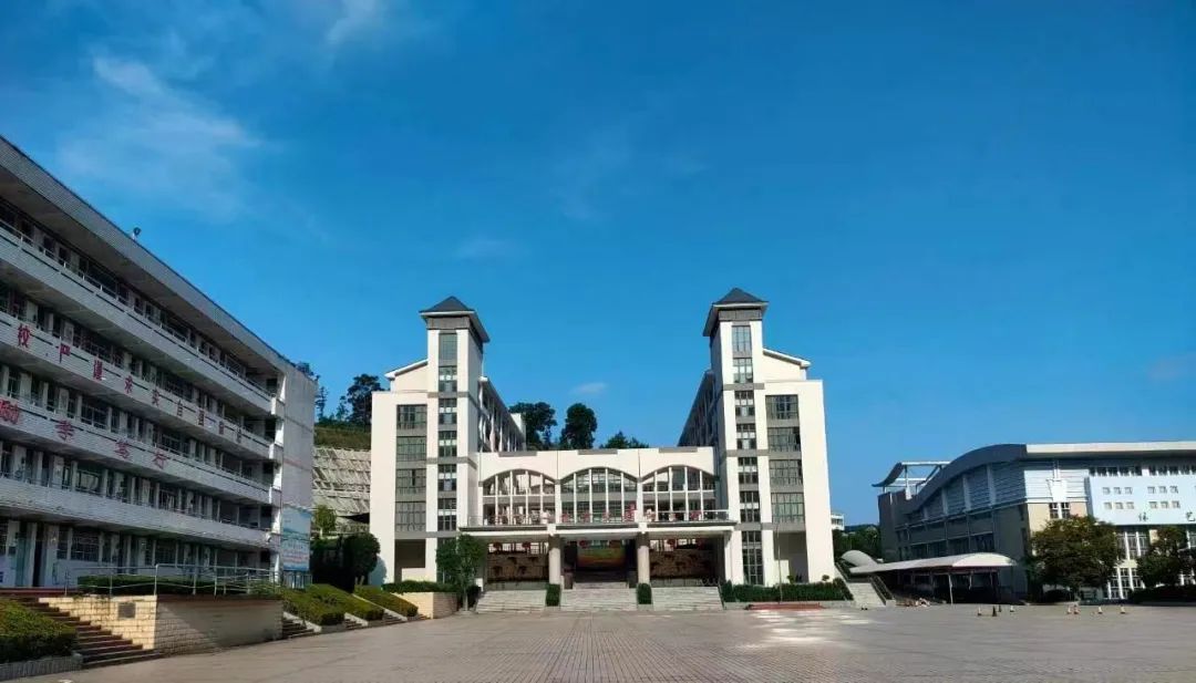 青春多壮志飞翔九霄击云端三明九中举行2023届高三逐梦启航仪式